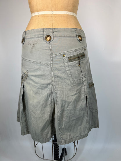 Army Skirt With Cool Zipper Details and Embroidery