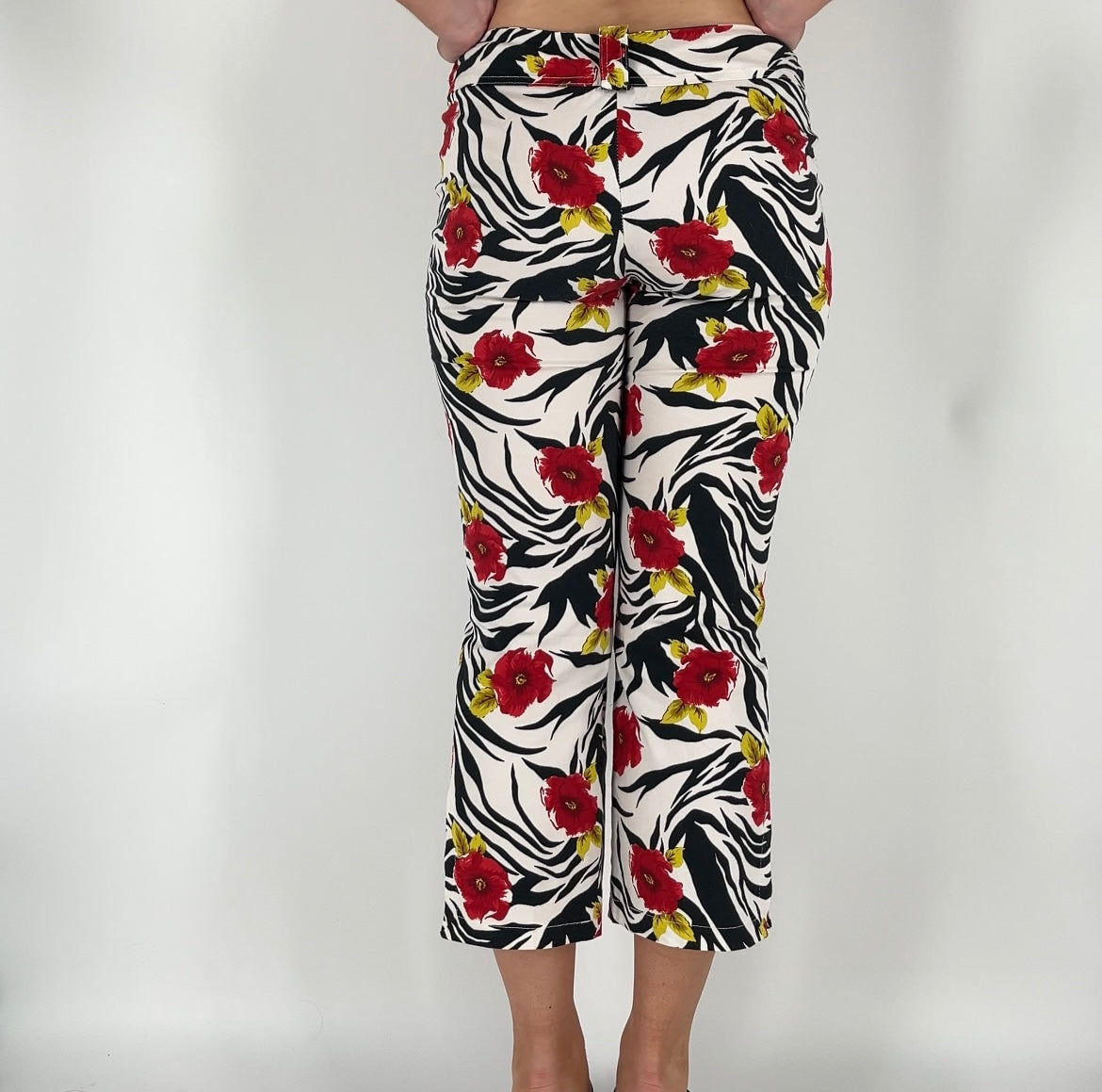 Made in Italy Zebra Floral Capri Pants