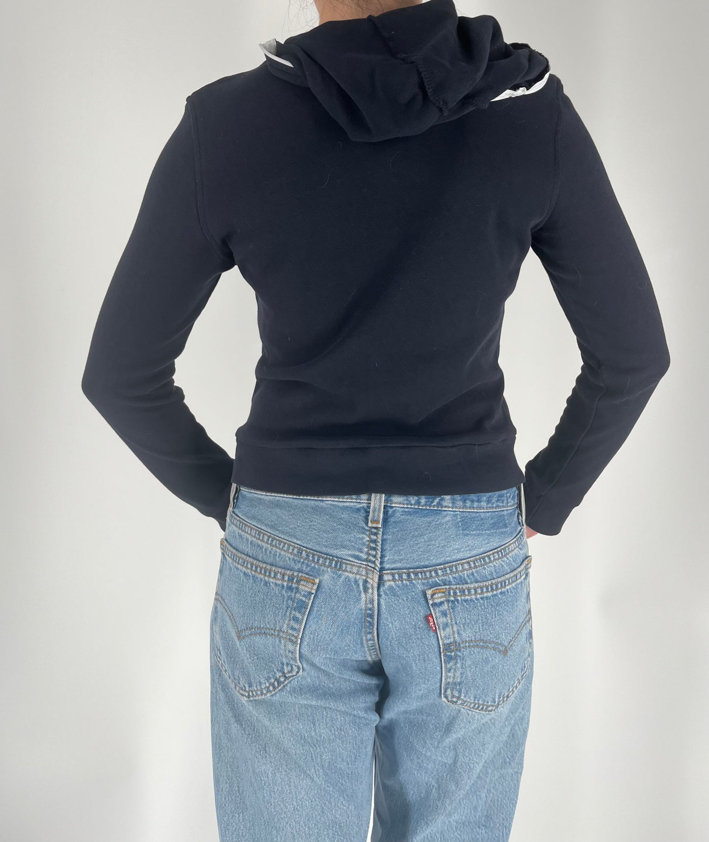 100% Cotton London Hoodie With Unique Zipper Closure