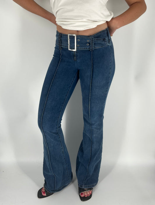 Y2K-Style Jeans With Oversized Square Belt and Flare Leg