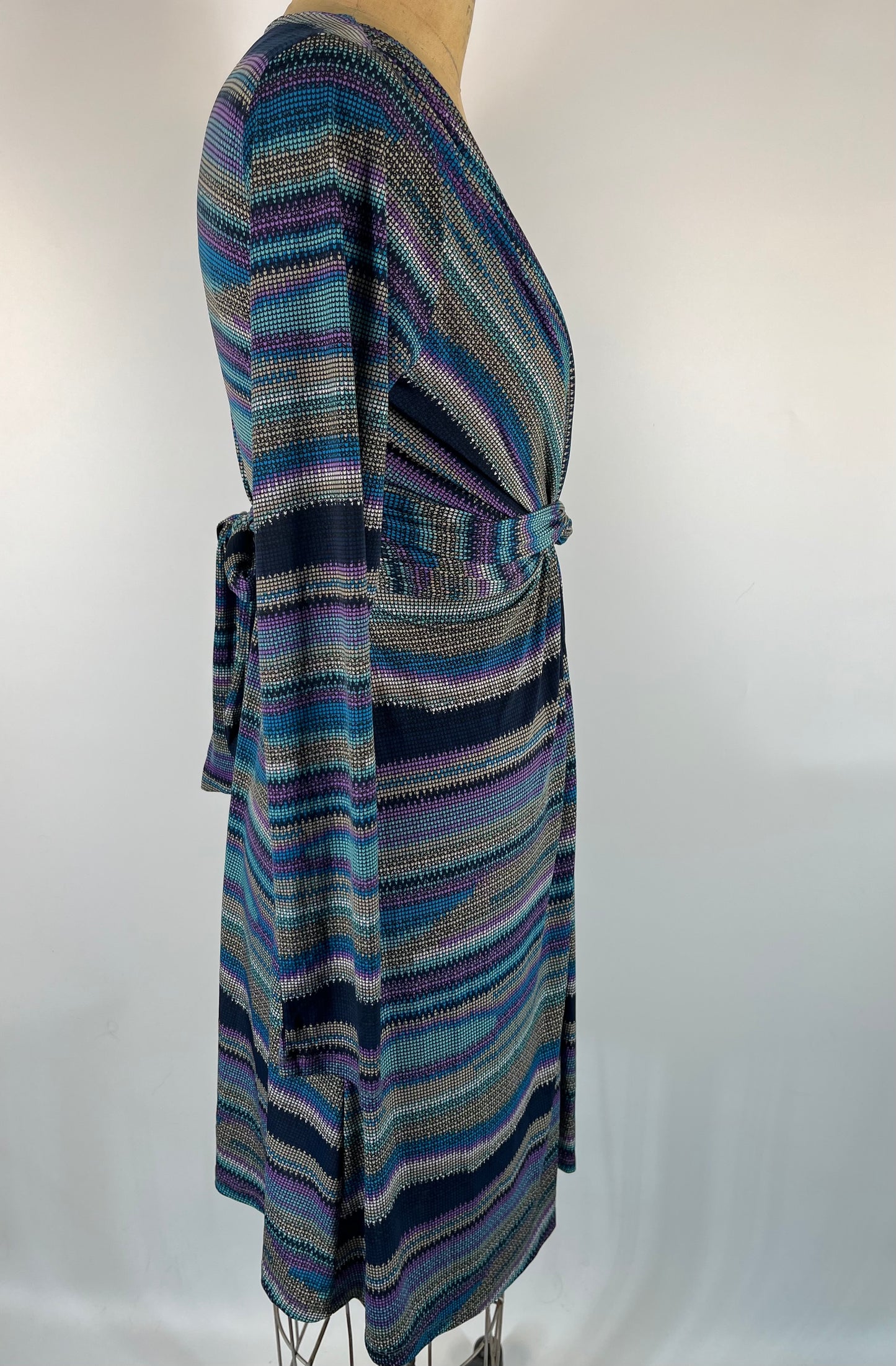 Abstract Striped Print Midi Dress With Long Sleeves and Wrap Waist