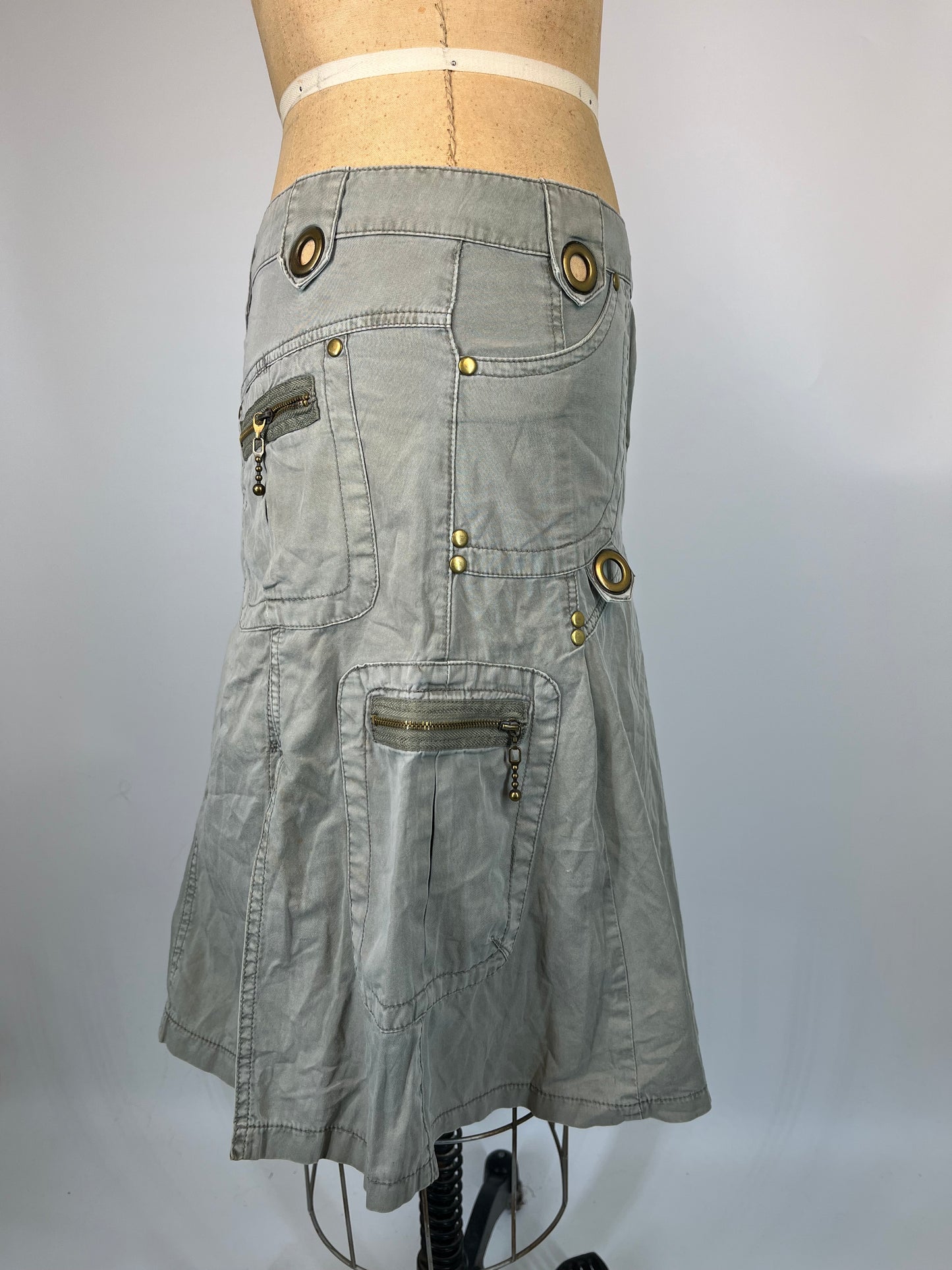 Army Skirt With Cool Zipper Details and Embroidery