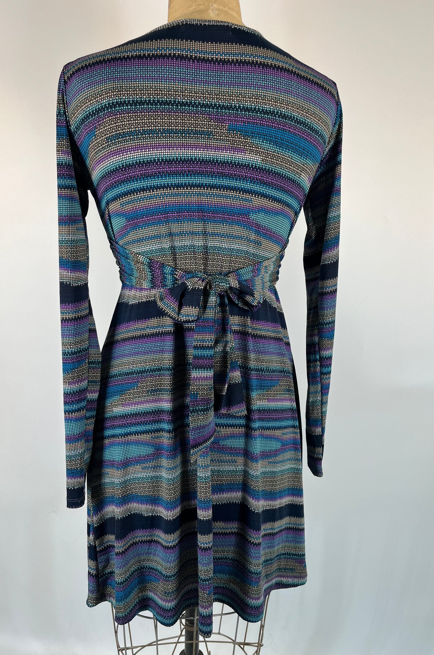 Abstract Striped Print Midi Dress With Long Sleeves and Wrap Waist